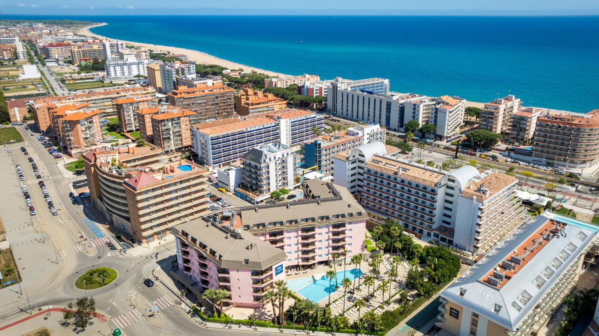 Aqua Hotel The Breeze (Adults Only +18) All Inclusive Santa Susanna Ngoại thất bức ảnh